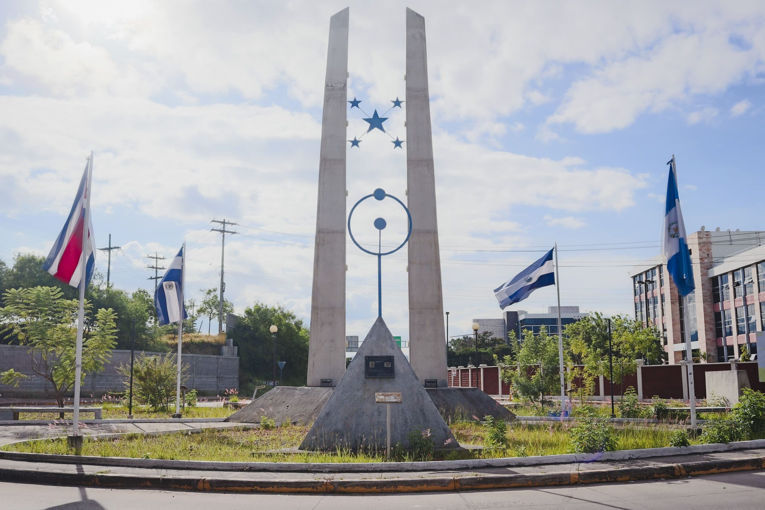 MONUMENTO BICENTENARIO