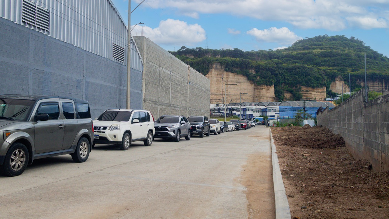 URBANIZACIÓN PARQUE COMERCIAL